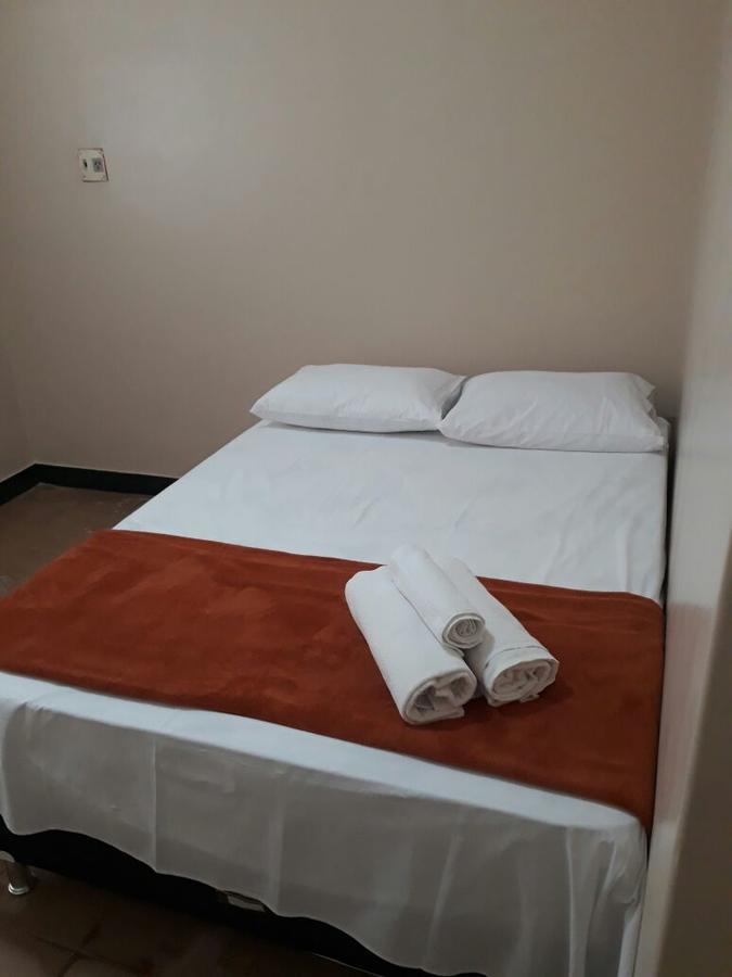 Vale Das Aguas Hotell Carolina  Exteriör bild